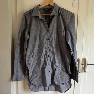 The North Face Women’s Blue/Gray Button Down Shirt Size S
